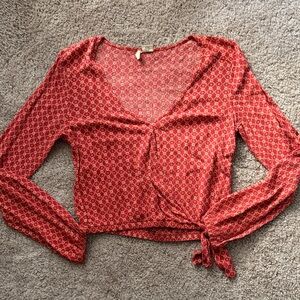 💜 3 for $10 Sky and Sparrow Red Patterned Blouse
